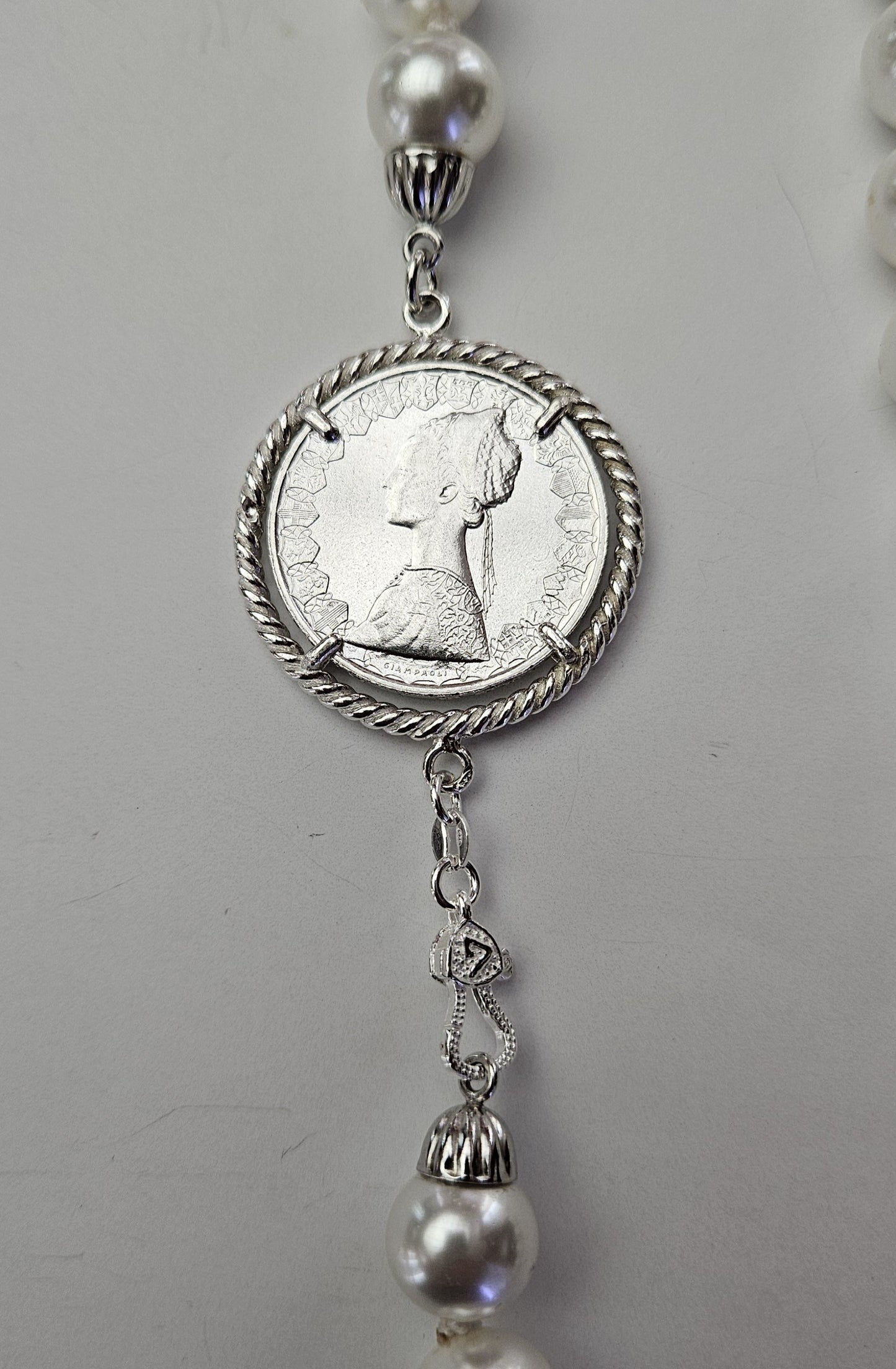 Collana Perle con Moneta d’epoca in argento 925 - CP.33.10.1.50  Amanthia   